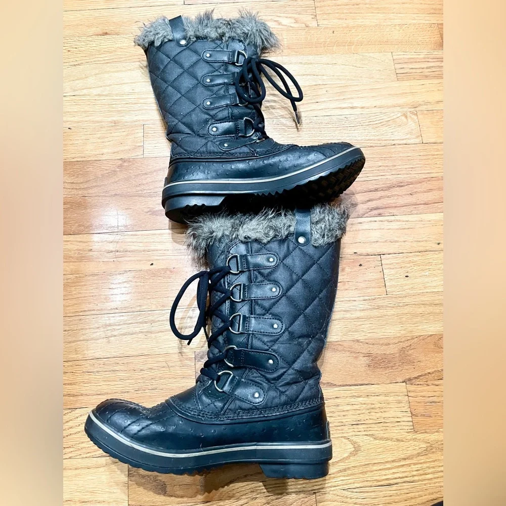 Sorel Tofino Snow Boots size 8 with box